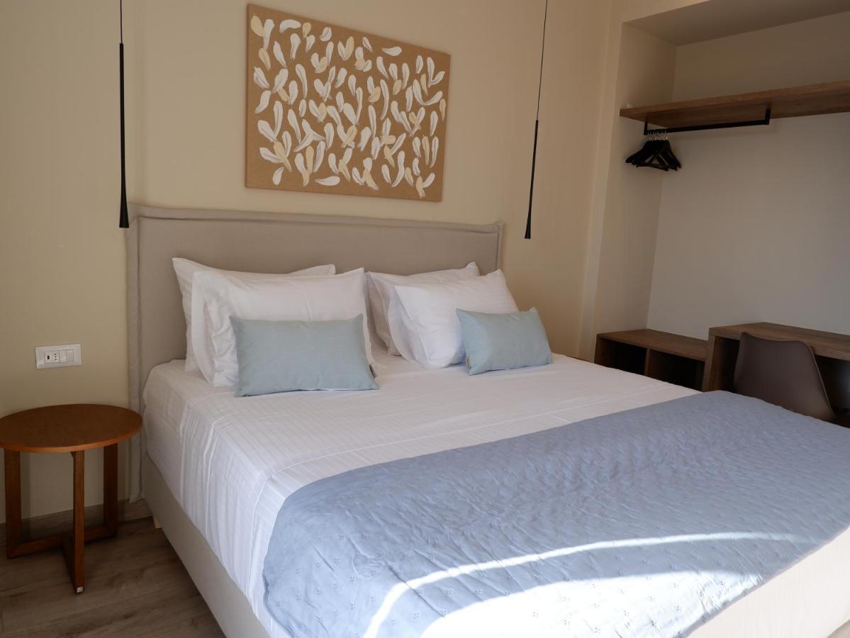 Kaiser Luxury Suites Achílleion 外观 照片